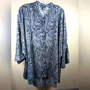 Torrid Women's Harper Georgette Pull Over 3/4 Sleeve Blouse - Full Button Size 4